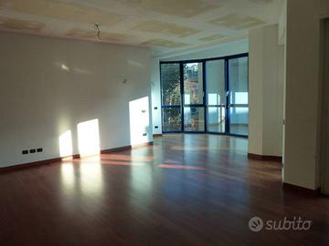 Appartamento di 225 m² con 4 locali a Milano