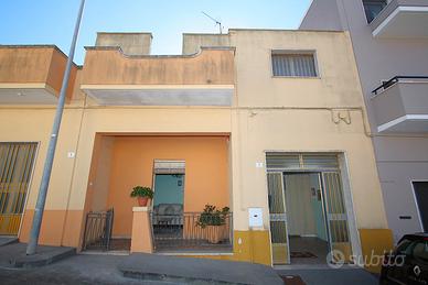 Abitazione indipendente con garage e terrazzo