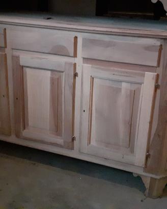 credenza in noce scantonata in patina, grezza 