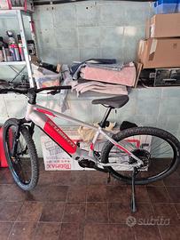 E MTB Whistle B RACE A8.1