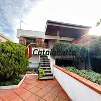 Villetta bifamiliare con giardino a Triscina