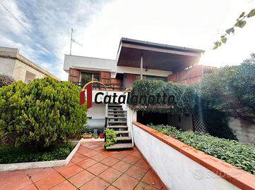 Villetta bifamiliare con giardino a Triscina