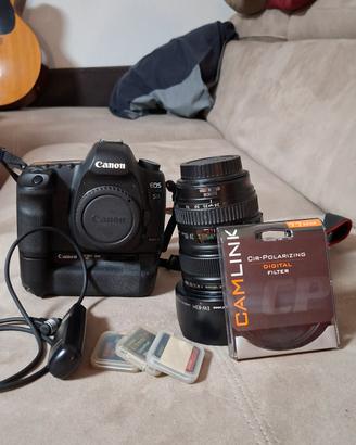 Canon 5 D mark 2 con obbiettivo e accessori