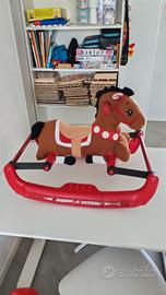 cavallo a dondolo 