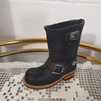 Gadget pubblicitario stivali 883