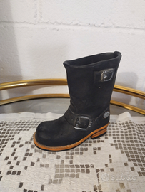 Gadget pubblicitario stivali 883