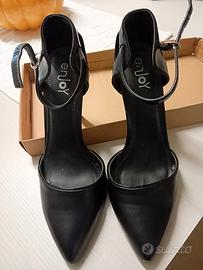 Scarpe e sandali neri 