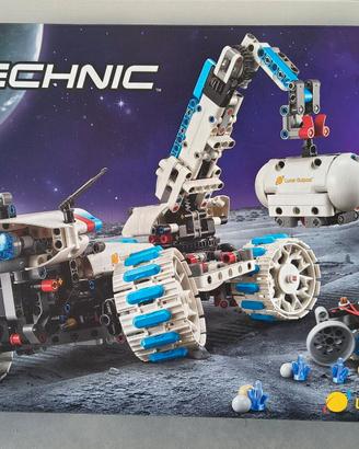 Set Lego 42211 - Veicolo spaziale rover lunare