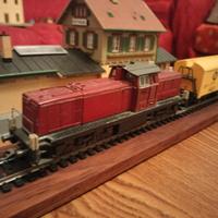 Locomotore Roco più carri