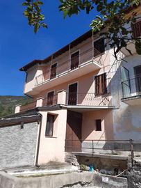 Rustico / Casale di 240 m² con più di 5 locali a P