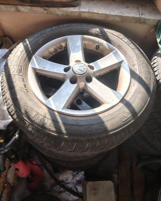 Cerchi in lega e gomme invernali 16 p. per Tiguan 