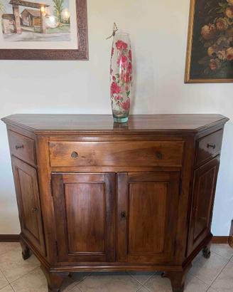 Credenza antica