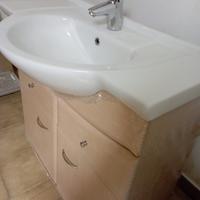 mobiletto bagno rosa