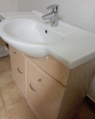 mobiletto bagno rosa