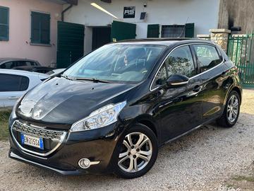 Peugeot 208 1.4 HDi 68 CV 5P ACTIVE NEOPAT GARANZ