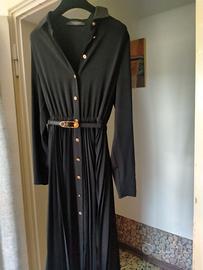 Vestito Versace e borsetta Valentino