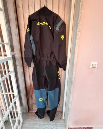 Tuta stagna, marca typhoon