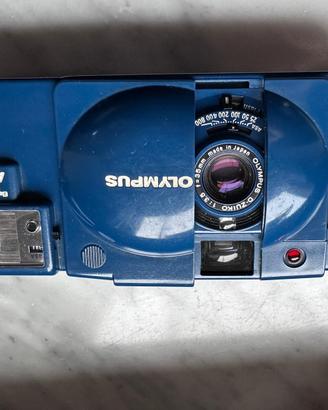 Olympus XA2 blu con flash