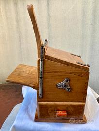 Gratta pane / formaggio vintage