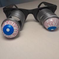 Occhiali con occhi finti