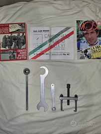 Attrezzatura x riparazione campagnolo , libri bici