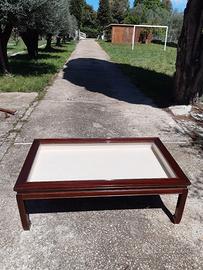 Tavolino molto bello da salotto con vetro scorrevo