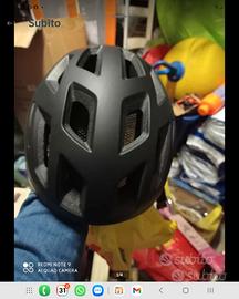casco per bici monopattini