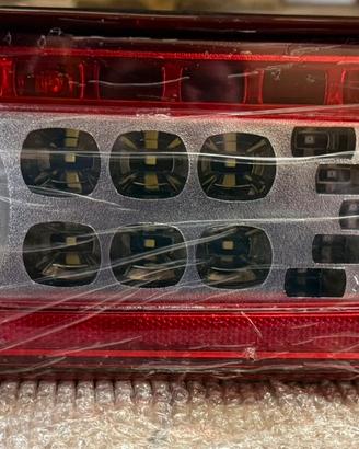 Fanale posteriore a led volvo fmx