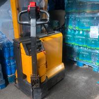 Transpallet a colonna elettrico (stoccatore)