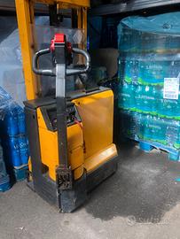 Transpallet a colonna elettrico (stoccatore)