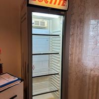 Frigo vetrina Loctite