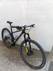 bicicletta MTB 
