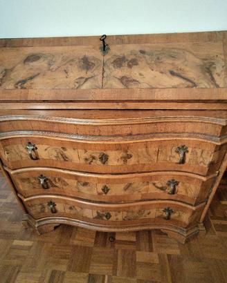 Como' a ribalta e comodino stile Luigi XV