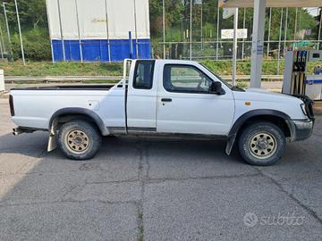 NISSAN Pick Up problema ruggine telato