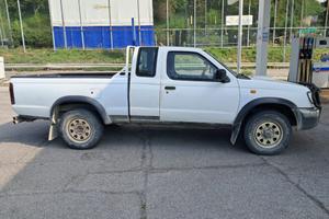NISSAN Pick Up problema ruggine telato