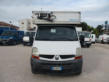 Renault Master con tenda mercato