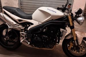 Triumph Speed Triple 1050  SOLO 2.350km REALI