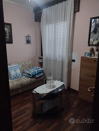 Sala con angolo bar e divano Letto 