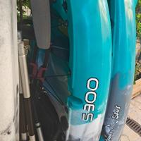 Kayak divisibile a pedali con pinne