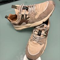 Snekers Flower Mountain