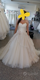 Abito da sposa Colet di Nicole Spose