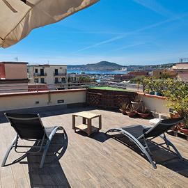 Pozzuoli con terrazzo