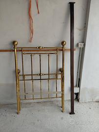 letto con testiere in ottone