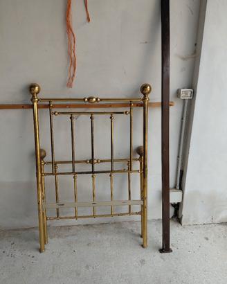 letto con testiere in ottone