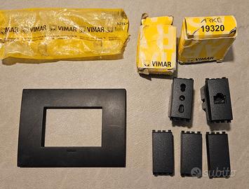 Componenti originali Vimar serie Arké colore nero
