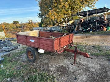 Rimorchio agricolo omologato ,con targa e libretto