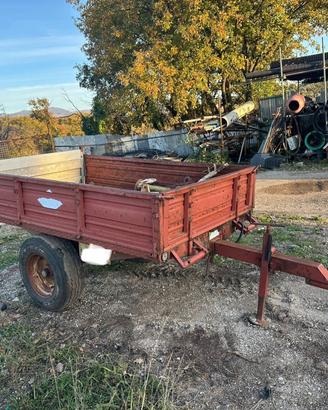 Rimorchio agricolo omologato ,con targa e libretto