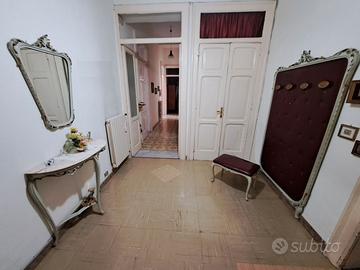 Arredo per ingresso casa fine anni 50