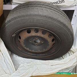 Cerchi Ferro raggio 14 e gomme 175/65r14 ypsilon