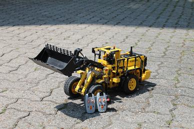 Ruspa VOLVO L350F telecomandata 42030 LEGO Technic